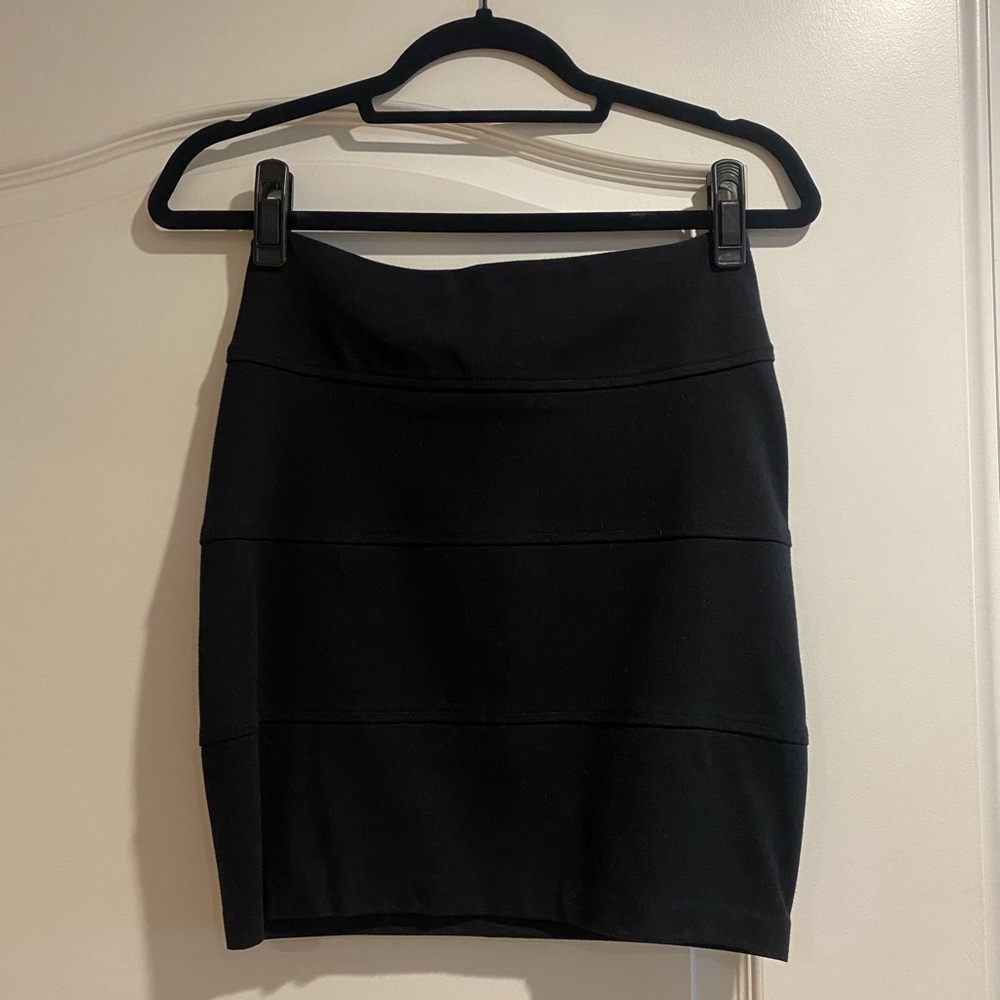 Three Dots Classic Black Pencil Skirt
